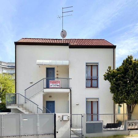 Villa Santin Carraro Immobiliare - Family Apartments Lido di Jesolo Exteriör bild