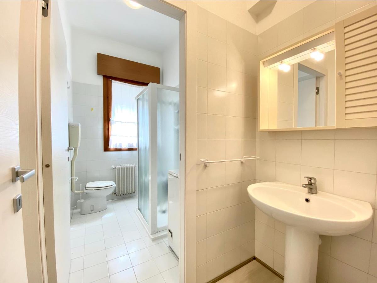 Villa Santin Carraro Immobiliare - Family Apartments Lido di Jesolo Exteriör bild