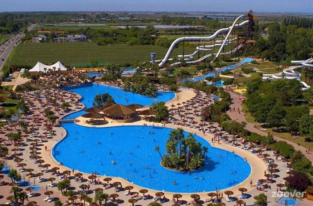 Villa Santin Carraro Immobiliare - Family Apartments Lido di Jesolo Exteriör bild