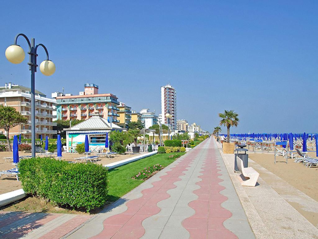 Villa Santin Carraro Immobiliare - Family Apartments Lido di Jesolo Exteriör bild